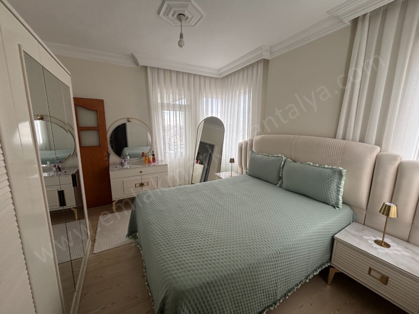 CADDE ÜZERİ GENİŞ 3+1