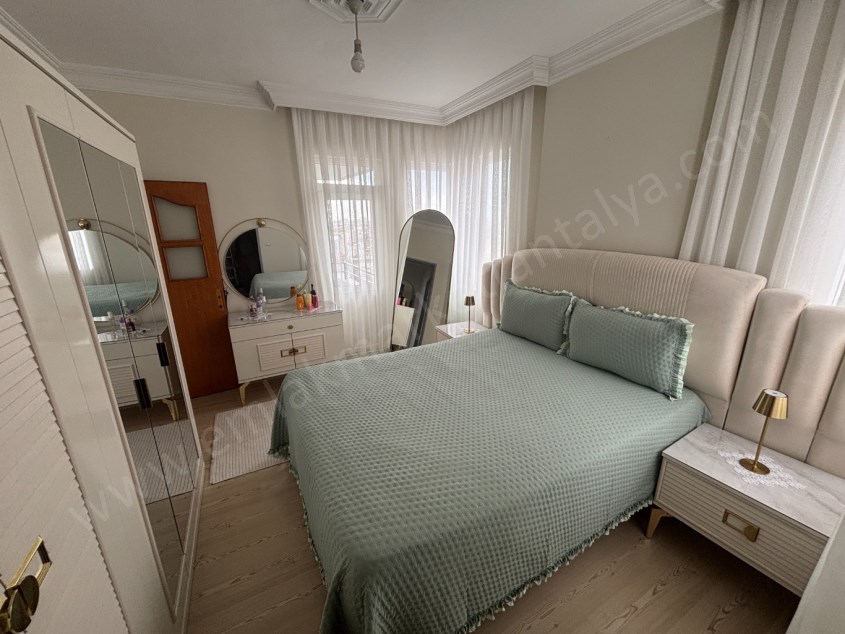 CADDE ÜZERİ GENİŞ 3+1