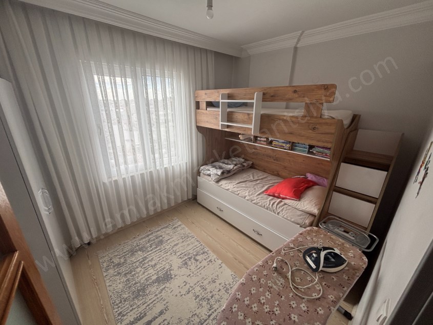 CADDE ÜZERİ GENİŞ 3+1