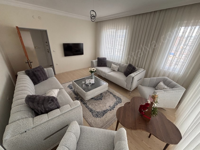 CADDE ÜZERİ GENİŞ 3+1