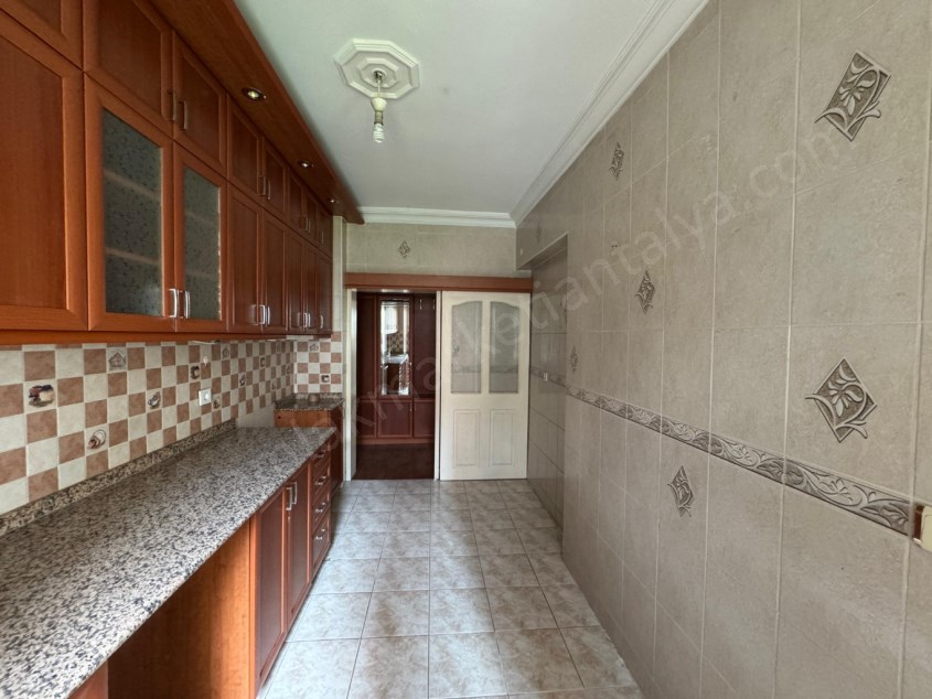 YENİGÜNDE ÇOK GENİŞ KULLANIŞLI SİTE İÇİ 3+1 DAİRE