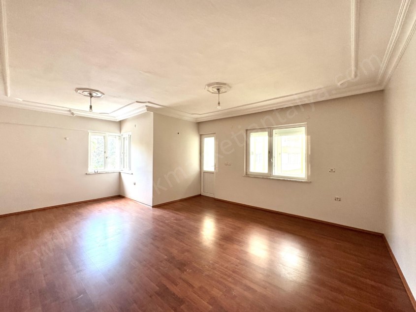 YENİGÜNDE ÇOK GENİŞ KULLANIŞLI SİTE İÇİ 3+1 DAİRE