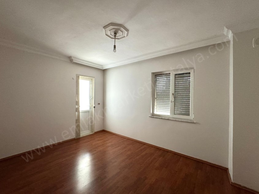 YENİGÜNDE ÇOK GENİŞ KULLANIŞLI SİTE İÇİ 3+1 DAİRE