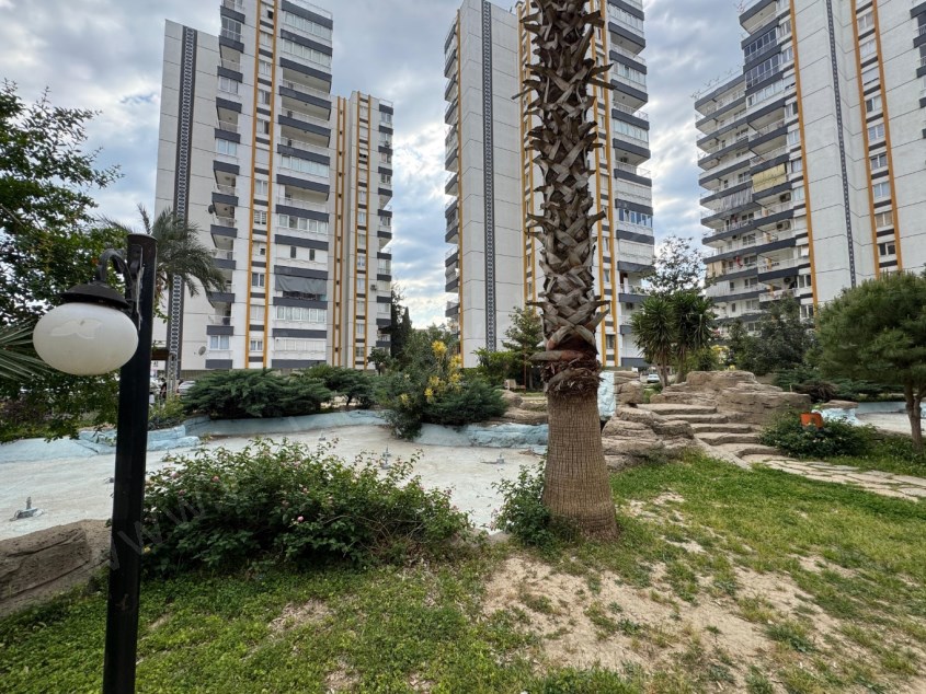 YENİGÜNDE ÇOK GENİŞ KULLANIŞLI SİTE İÇİ 3+1 DAİRE