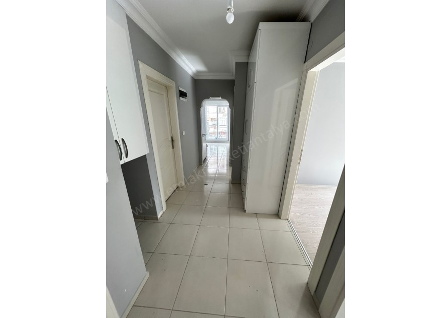 MERKEZİ KONUMDA KATTA AYRI MUTFAK 2+1 