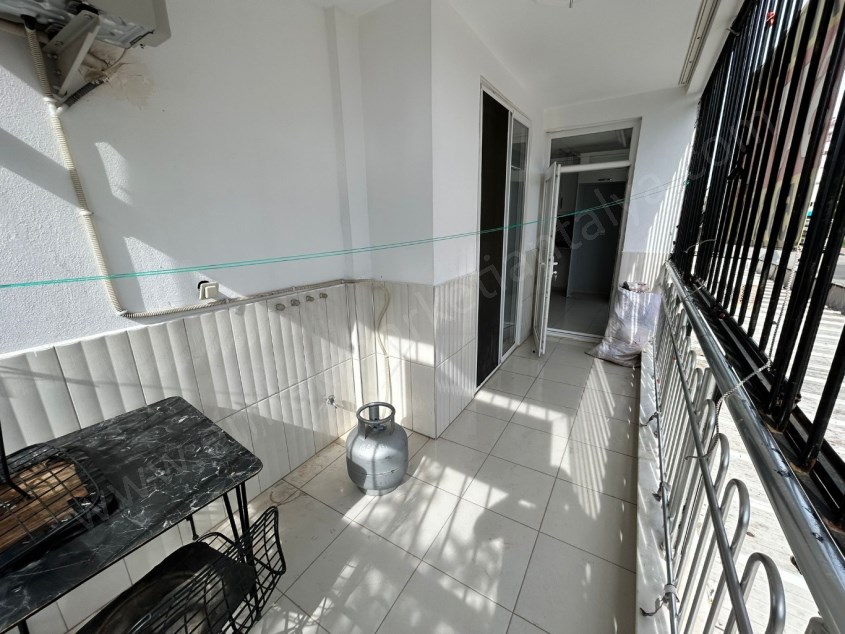 MERKEZİ KONUMDA KATTA AYRI MUTFAK 2+1 