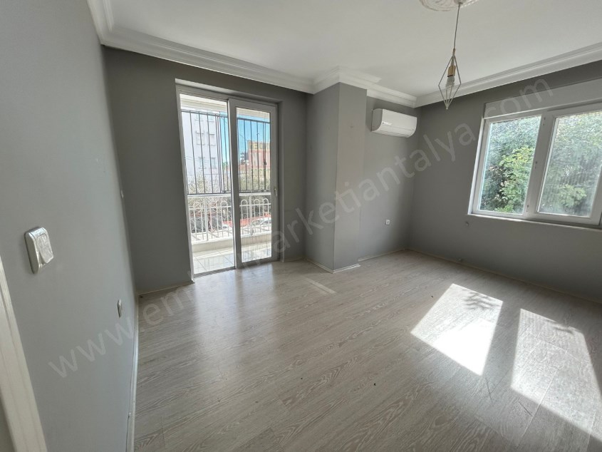 MERKEZİ KONUMDA KATTA AYRI MUTFAK 2+1 