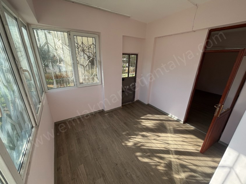 MEYDAN KAVŞAĞI ARKASI KİRALIK DAİRE