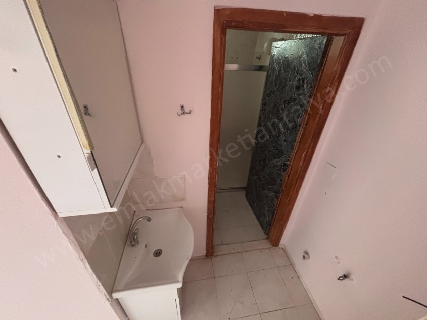 MEYDAN KAVŞAĞI ARKASI KİRALIK DAİRE