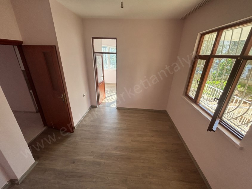 MEYDAN KAVŞAĞI ARKASI KİRALIK DAİRE