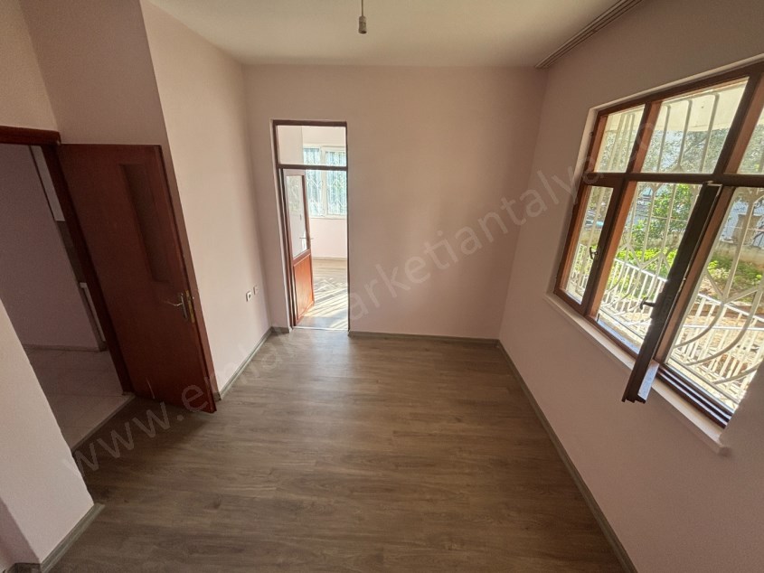 MEYDAN KAVŞAĞI ARKASI KİRALIK DAİRE
