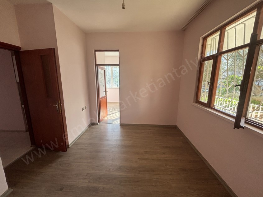 MEYDAN KAVŞAĞI ARKASI KİRALIK DAİRE