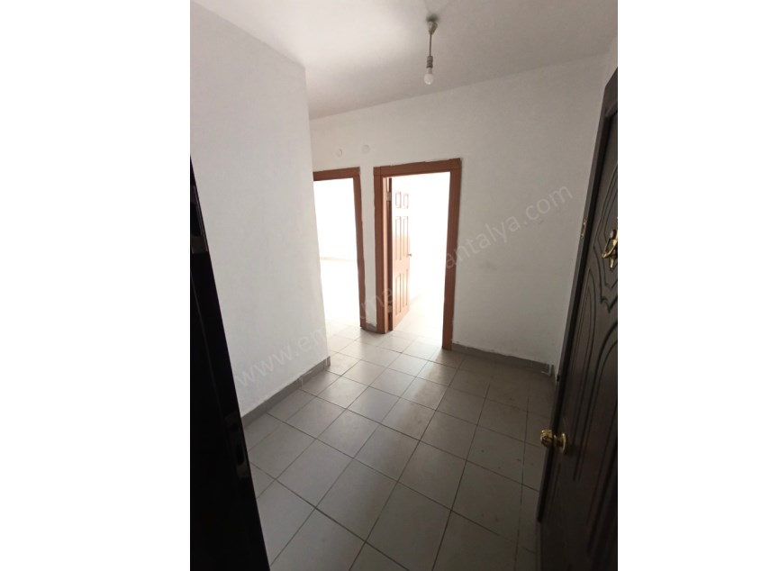 MARKANTALYA KARŞISI , BANKALAR ARKASI OTOPARKLI SATILIK OFİS