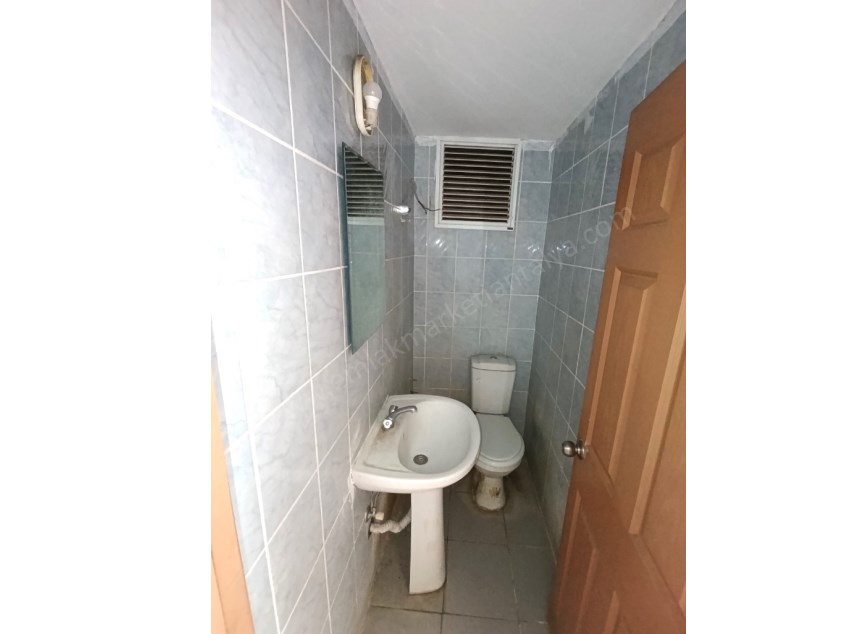 MARKANTALYA KARŞISI , BANKALAR ARKASI OTOPARKLI SATILIK OFİS