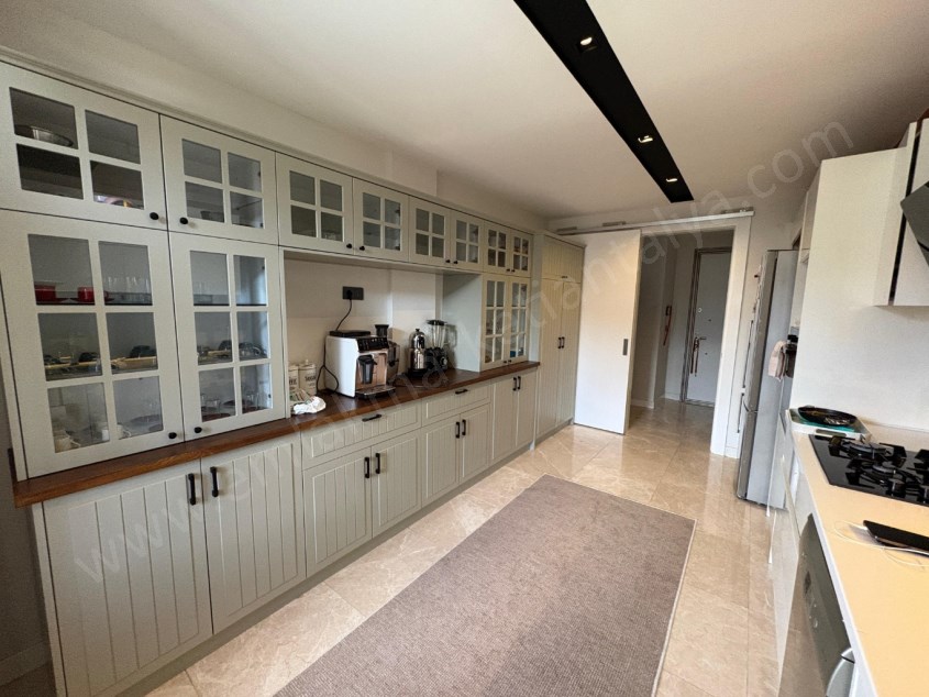  ZERDALİLİK TE LÜKS SİTE İÇİNDE GÜVENLİKLİ K.OTOPARKLI HAVUZLU ARAKAT 2+1