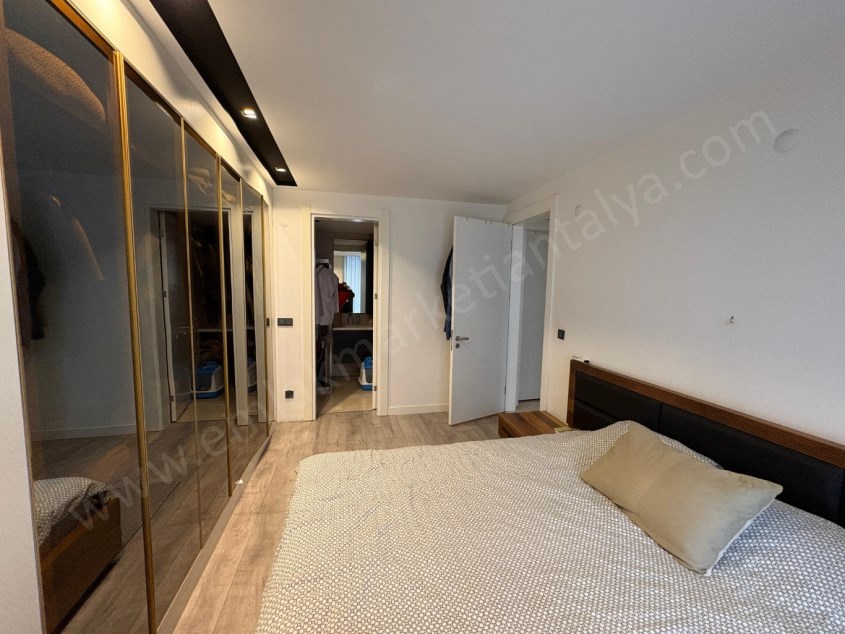  ZERDALİLİK TE LÜKS SİTE İÇİNDE GÜVENLİKLİ K.OTOPARKLI HAVUZLU ARAKAT 2+1