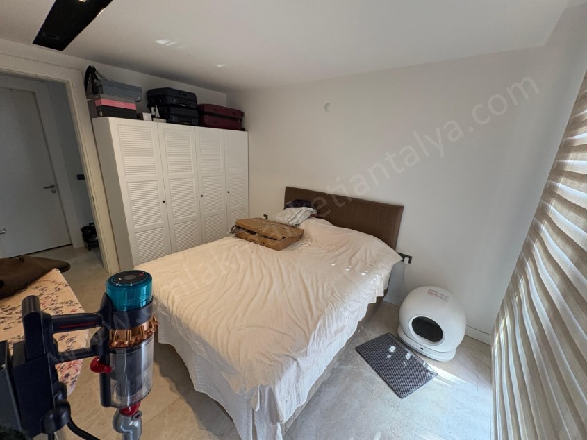  ZERDALİLİK TE LÜKS SİTE İÇİNDE GÜVENLİKLİ K.OTOPARKLI HAVUZLU ARAKAT 2+1