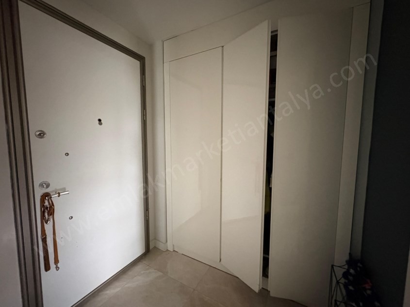  ZERDALİLİK TE LÜKS SİTE İÇİNDE GÜVENLİKLİ K.OTOPARKLI HAVUZLU ARAKAT 2+1