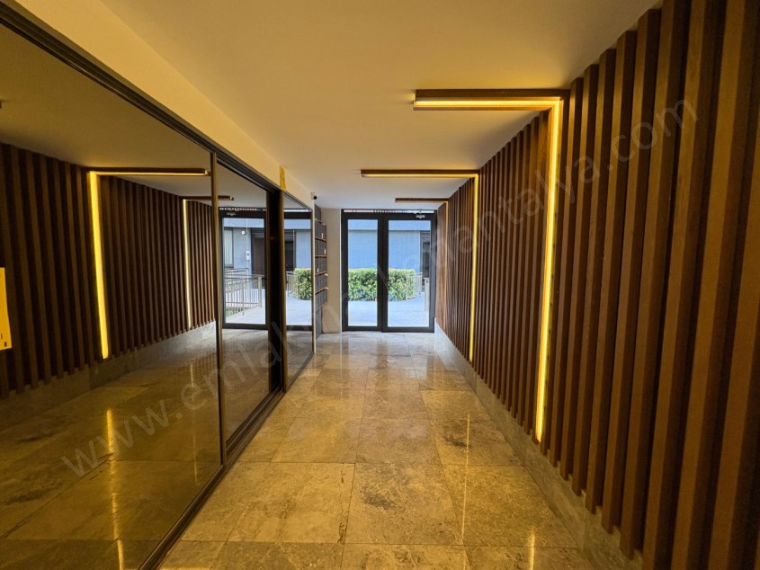  ZERDALİLİK TE LÜKS SİTE İÇİNDE GÜVENLİKLİ K.OTOPARKLI HAVUZLU ARAKAT 2+1