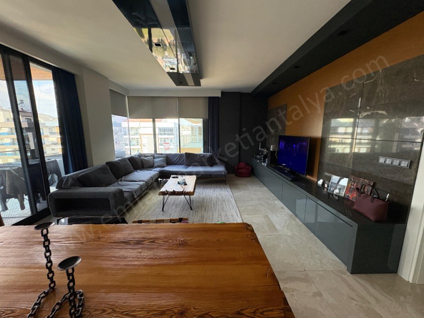  ZERDALİLİK TE LÜKS SİTE İÇİNDE GÜVENLİKLİ K.OTOPARKLI HAVUZLU ARAKAT 2+1