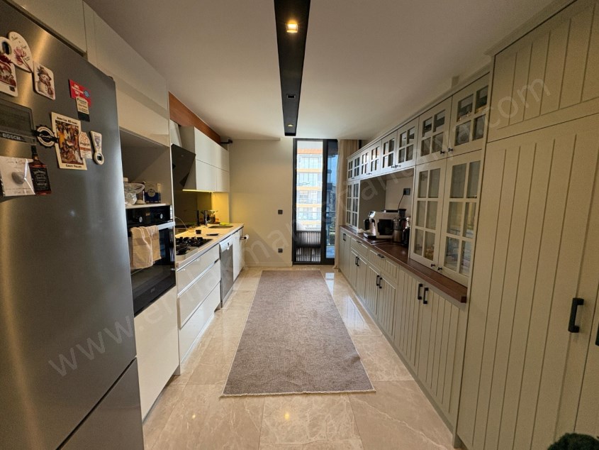  ZERDALİLİK TE LÜKS SİTE İÇİNDE GÜVENLİKLİ K.OTOPARKLI HAVUZLU ARAKAT 2+1