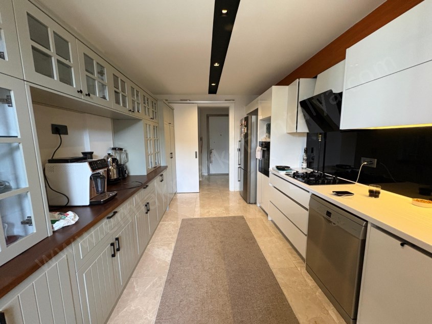  ZERDALİLİK TE LÜKS SİTE İÇİNDE GÜVENLİKLİ K.OTOPARKLI HAVUZLU ARAKAT 2+1