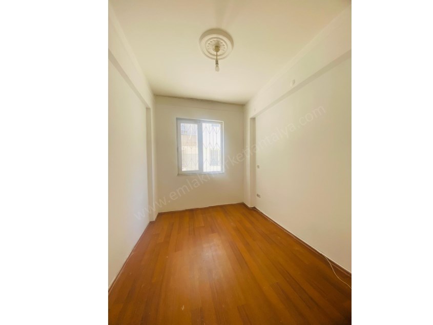 İSTER YATIRIMLIK İSTER OTURUMLUK İÇİ TADİLATLI FIRSAT 2+1