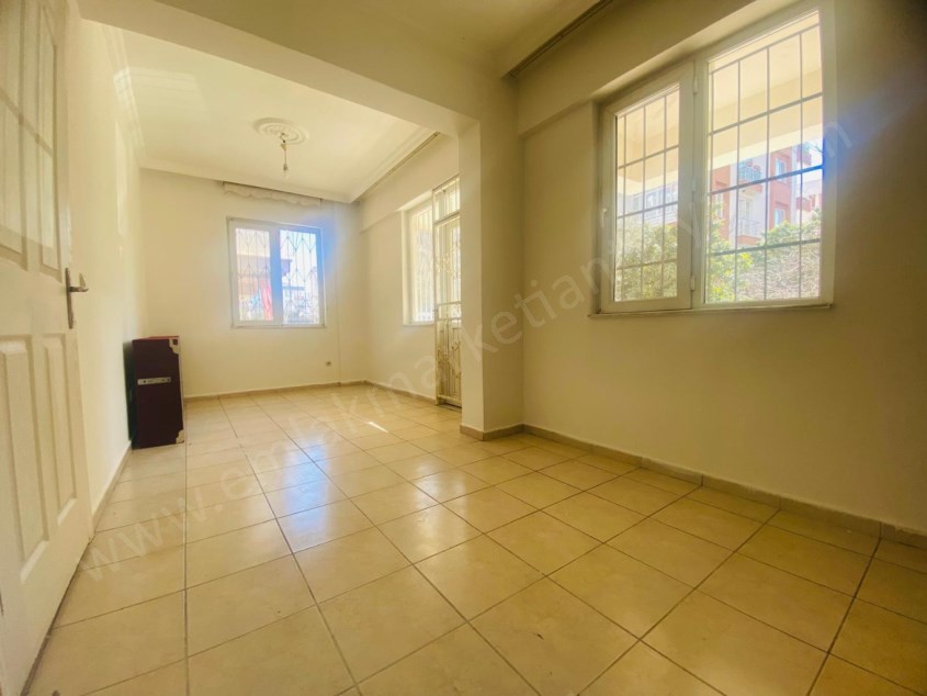 İSTER YATIRIMLIK İSTER OTURUMLUK İÇİ TADİLATLI FIRSAT 2+1