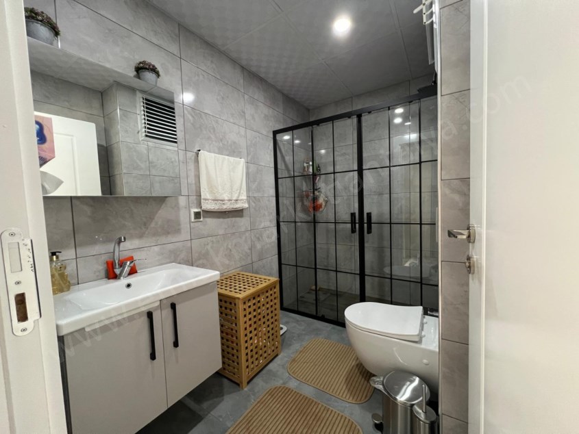 OPERA YAŞAM HAST. YAKINI ARAKAT D.GAZLI ASANSÖRLÜ ŞIK 2+1