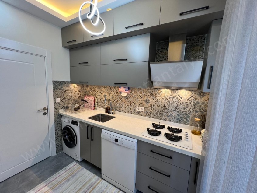 OPERA YAŞAM HAST. YAKINI ARAKAT D.GAZLI ASANSÖRLÜ ŞIK 2+1