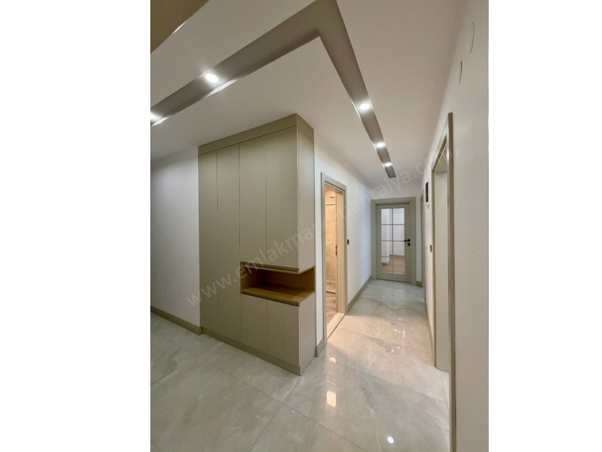 MERKEZİ KONUMDA EBEVEYN BANYOLU LÜKS 2+1 DAİRE