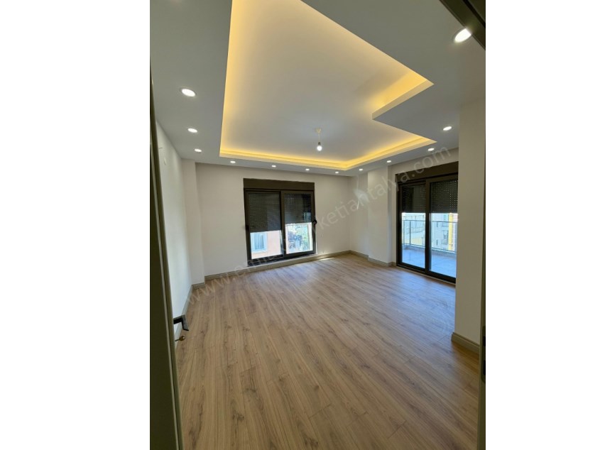 MERKEZİ KONUMDA KULLANIŞLI 4+1 SÜPER LÜKS DUBLEKS DAİRE