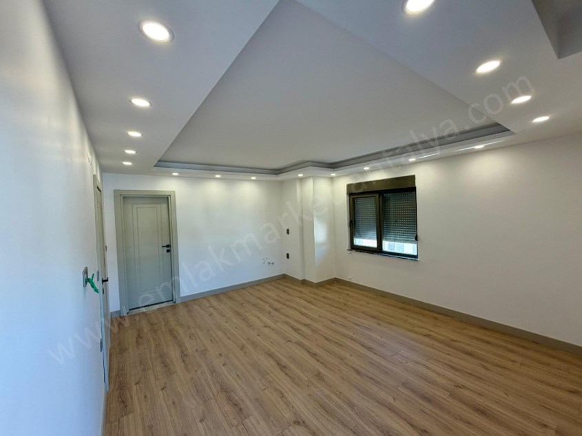 MERKEZİ KONUMDA KULLANIŞLI 4+1 SÜPER LÜKS DUBLEKS DAİRE