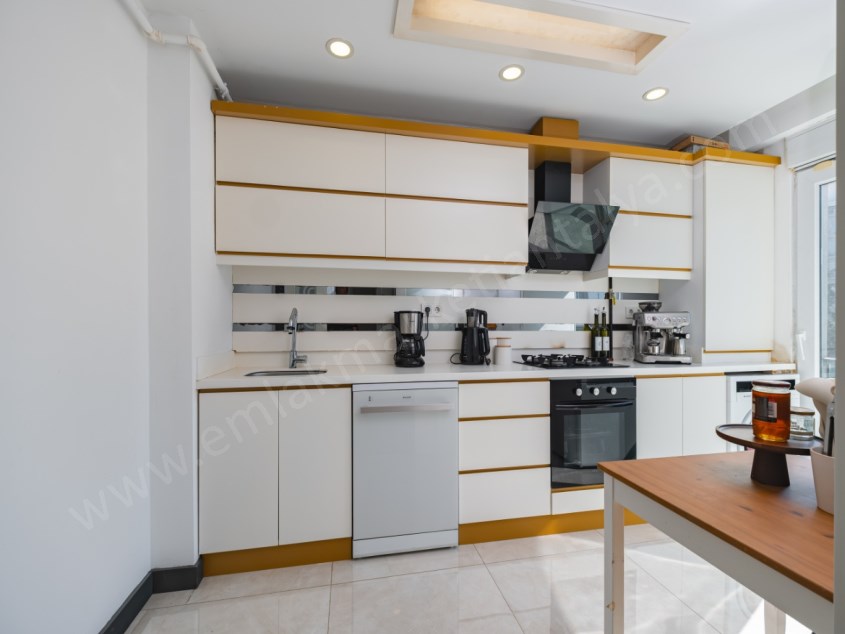 YENİGÜNDE SİTE İÇİ , DOĞALGAZLI , ŞIK MİMARİLİ KATTA 2+1