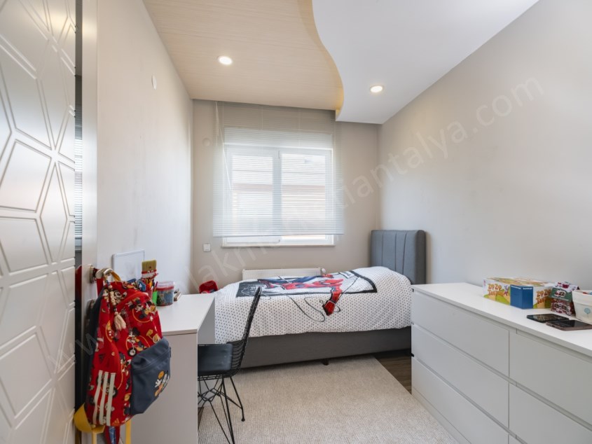 YENİGÜNDE SİTE İÇİ , DOĞALGAZLI , ŞIK MİMARİLİ KATTA 2+1