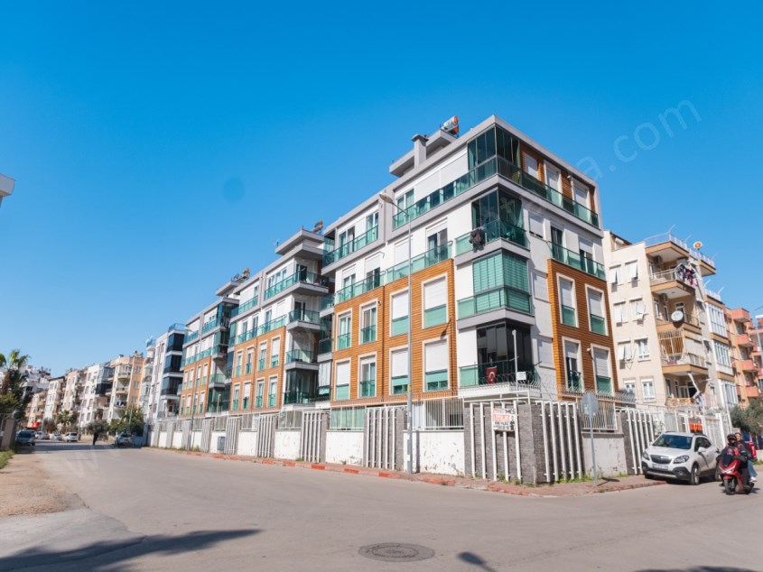 YENİGÜNDE SİTE İÇİ , DOĞALGAZLI , ŞIK MİMARİLİ KATTA 2+1