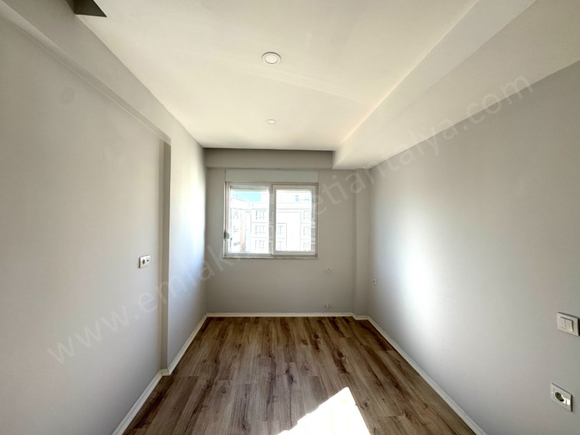 MEYDAN KAVŞAĞI YAKINI EBV.BANYOLU LÜKS 3+1 KİRALIK