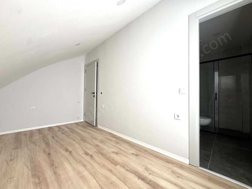 MEYDAN KAVŞAĞI YAKINI EBV.BANYOLU LÜKS 3+1 KİRALIK