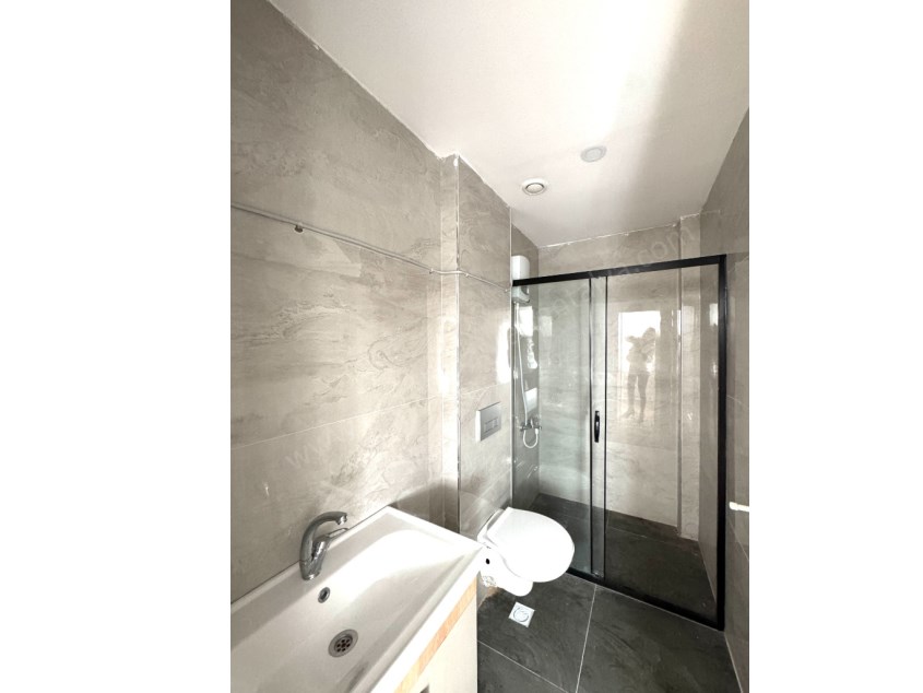 MEYDAN KAVŞAĞI YAKINI EBV.BANYOLU LÜKS 3+1 KİRALIK