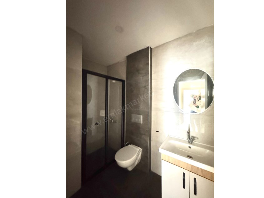 MEYDAN KAVŞAĞI YAKINI EBV.BANYOLU LÜKS 3+1 KİRALIK