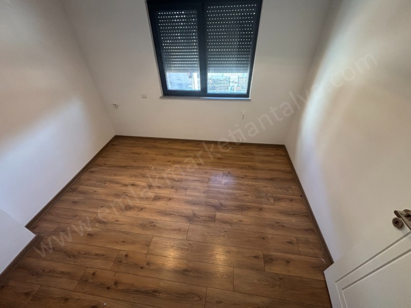 BÜYÜKŞEHİR BELEDİYE ARKASI ARAKAT KULLANIŞLI 1+1 KİRALIK