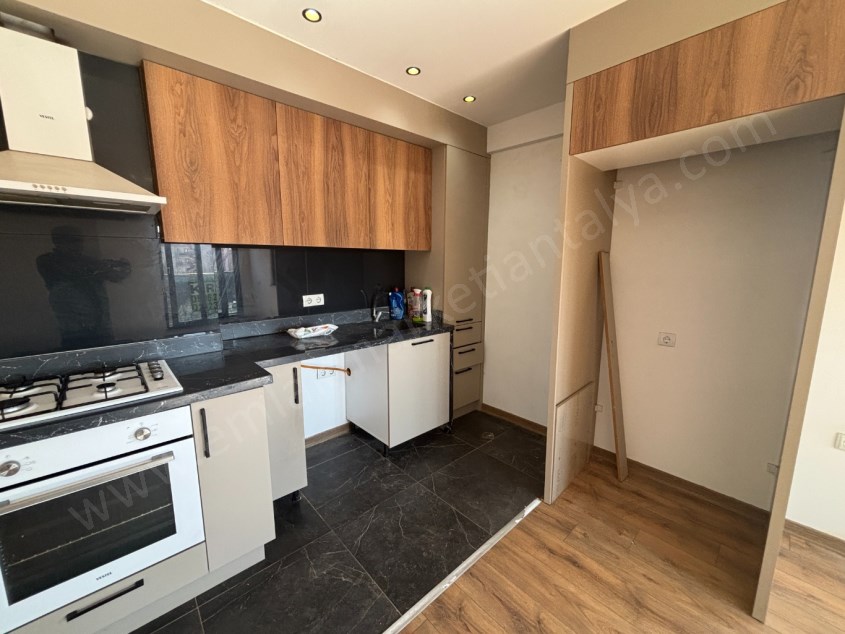 BÜYÜKŞEHİR BELEDİYE ARKASI ARAKAT KULLANIŞLI 1+1 KİRALIK