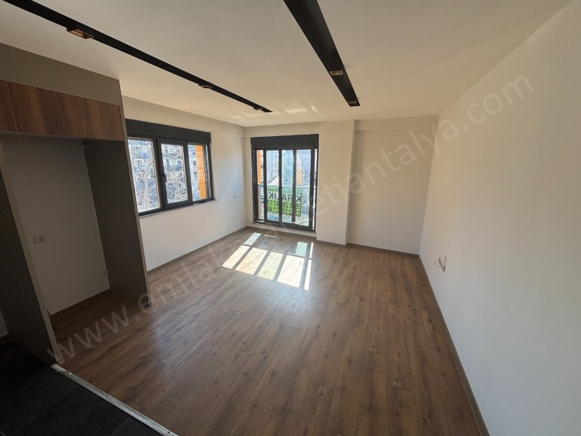 BÜYÜKŞEHİR BELEDİYE ARKASI ARAKAT KULLANIŞLI 1+1 KİRALIK
