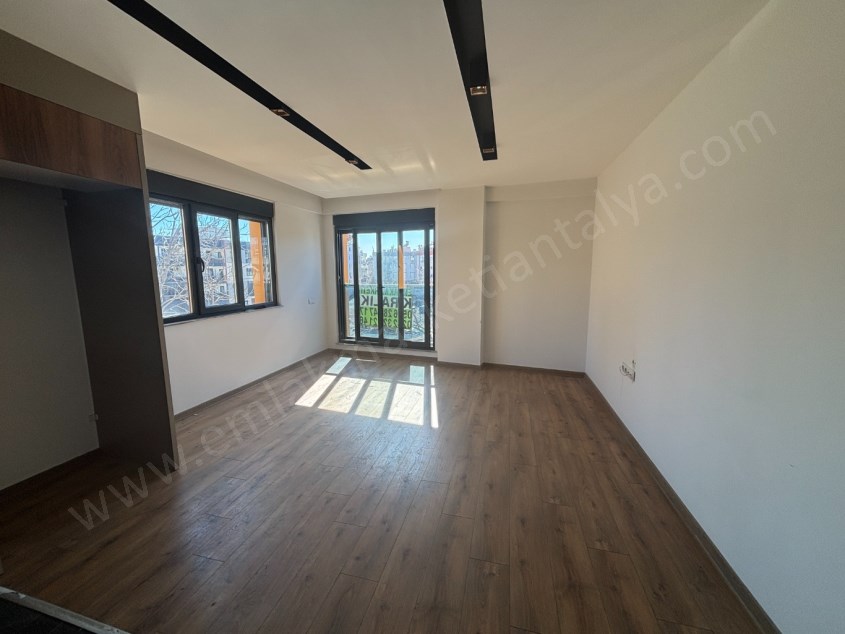 BÜYÜKŞEHİR BELEDİYE ARKASI ARAKAT KULLANIŞLI 1+1 KİRALIK