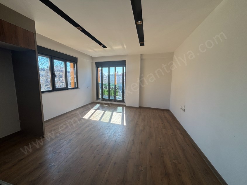 BÜYÜKŞEHİR BELEDİYE ARKASI ARAKAT KULLANIŞLI 1+1 KİRALIK