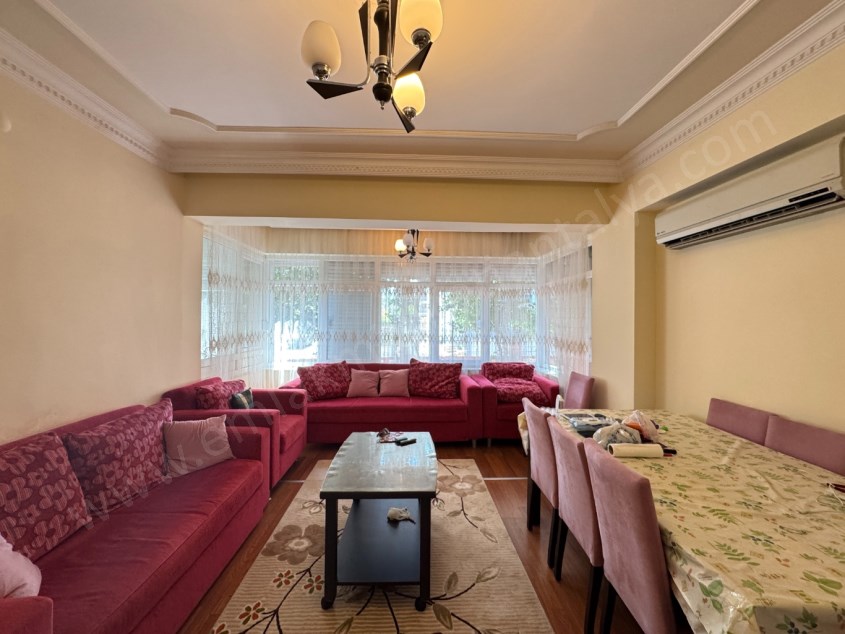 DUTLUBAHÇEDE KİLERLİ GENİŞ GERÇEK Y.GİRİŞ FIRSAT 2+1