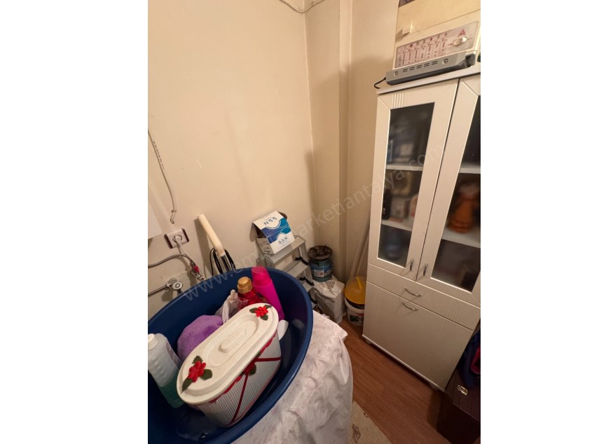 DUTLUBAHÇEDE KİLERLİ GENİŞ GERÇEK Y.GİRİŞ FIRSAT 2+1