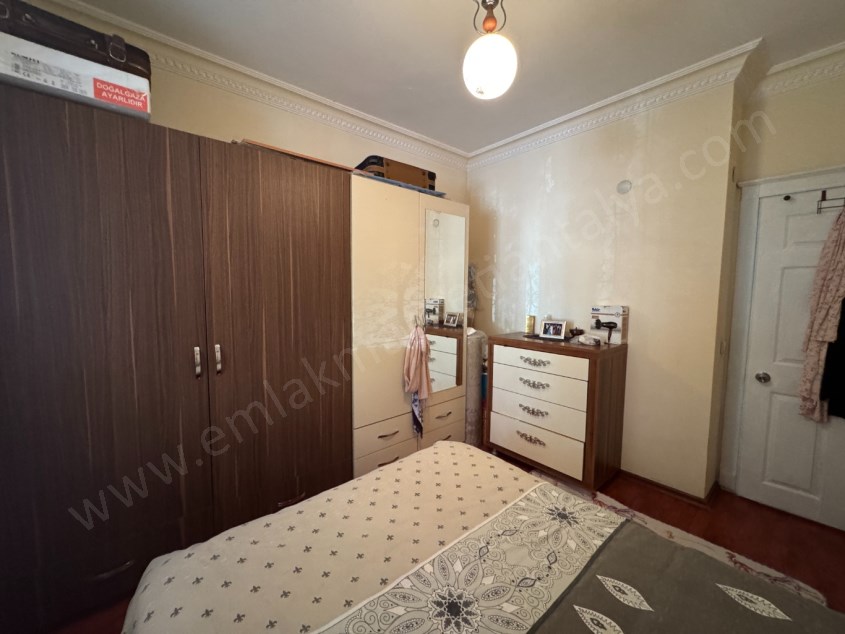 DUTLUBAHÇEDE KİLERLİ GENİŞ GERÇEK Y.GİRİŞ FIRSAT 2+1