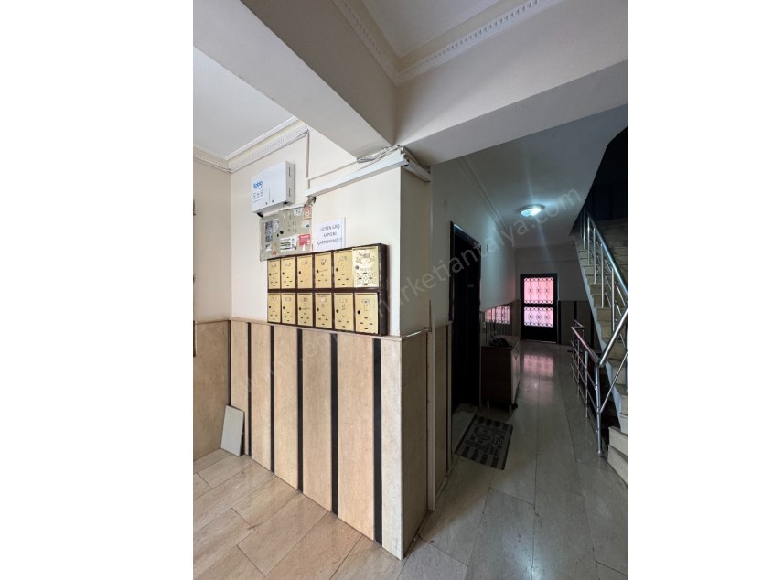 DUTLUBAHÇEDE KİLERLİ GENİŞ GERÇEK Y.GİRİŞ FIRSAT 2+1