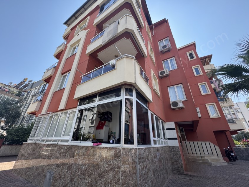 DUTLUBAHÇEDE KİLERLİ GENİŞ GERÇEK Y.GİRİŞ FIRSAT 2+1